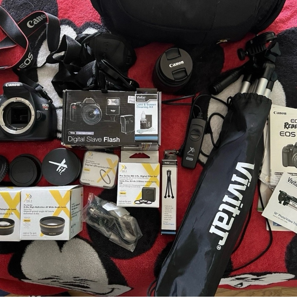 LIKE NEW CANON DIGITAL CAMERA KIT-EOS REBEL T5 EOS 1200D W/ FILTERS, LENS, ETC.